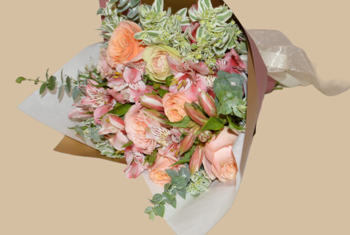 Mini Ramo Rosas Astromelias